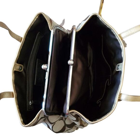 COPY - Authentic Vintage Coach logo purse - Picture 3 of 6